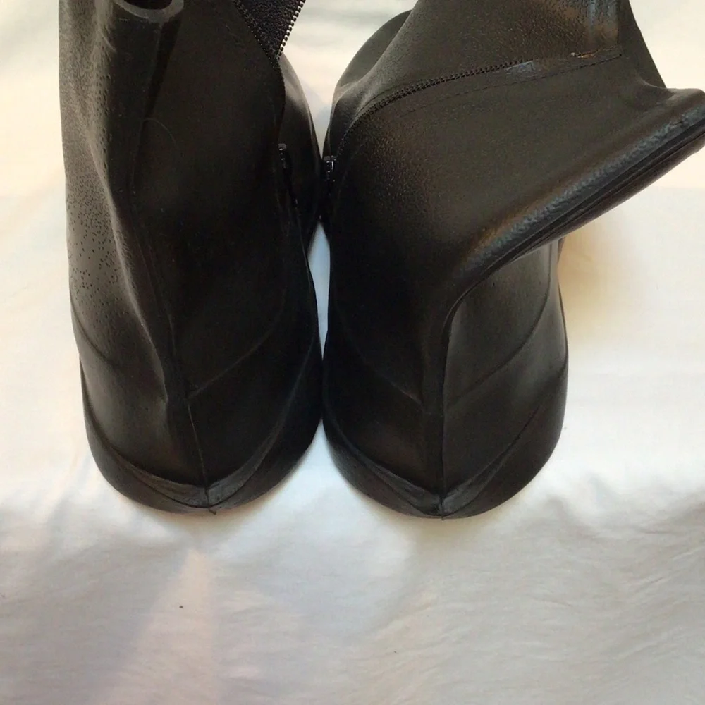 Haband Black Ankle Boot Overshoes with Side Zipper